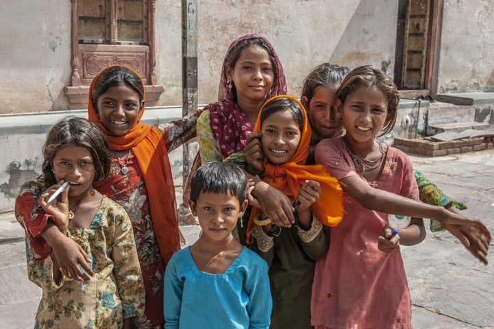 29 - India - Kolayat - jovenes